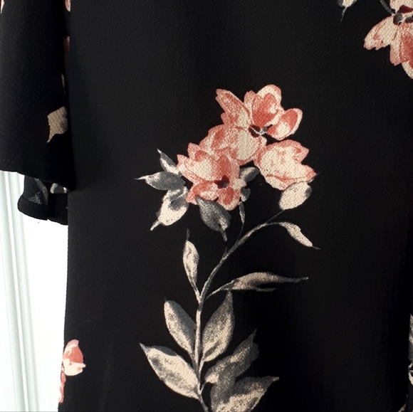 Long XL floral cardigan in light fabric that fits well and in New condition - Picture 6 of 7